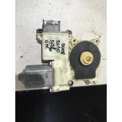 3008 SAĞ ÖN CAM MOTORU 