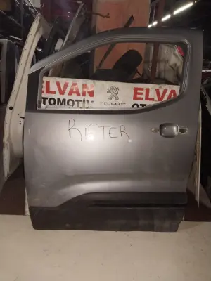 RİFTER 2020-2024 BOŞ GRİ SOL ÖN KAPI 